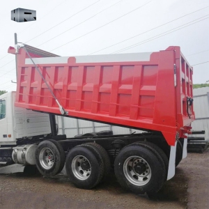 Dump lorry body for transporting construction materials or coal