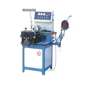 MULTIFUNCTIONAL L ABEL CUTTING-FOLDING MACHINE